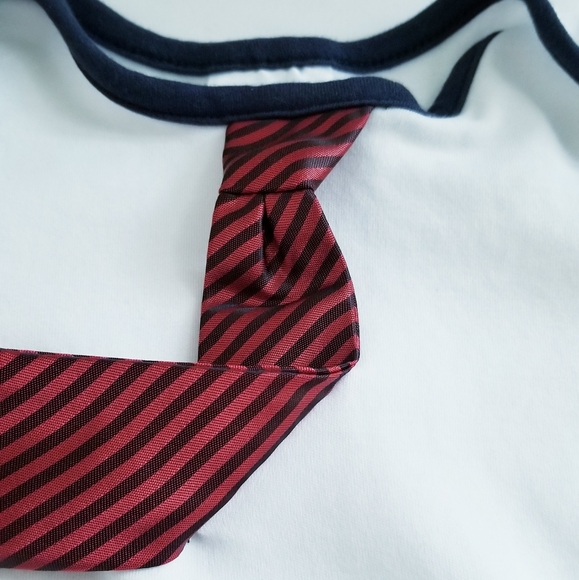 3/$25 Dressed to Drool Baby Boy Neck Tie Onesie Size 9 Months - Picture 3 of 9